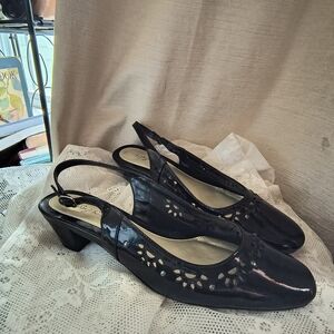 vintage Black faux patent leather slingback kitten block heels